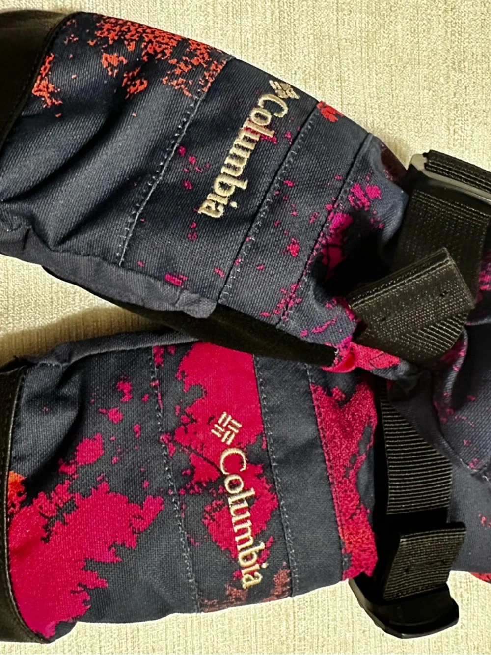 Columbia Magenta Beanie with Navy & Magenta Patterned Mittens